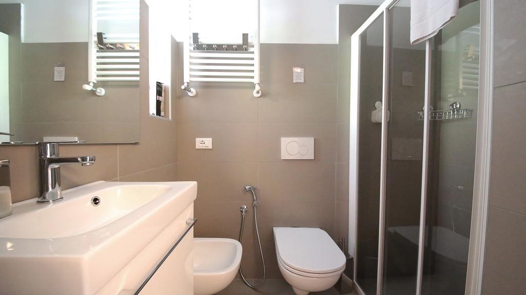 Affittacamere Smile Accomodation 奥斯塔 外观 照片