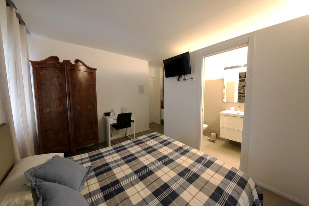 Affittacamere Smile Accomodation 奥斯塔 外观 照片